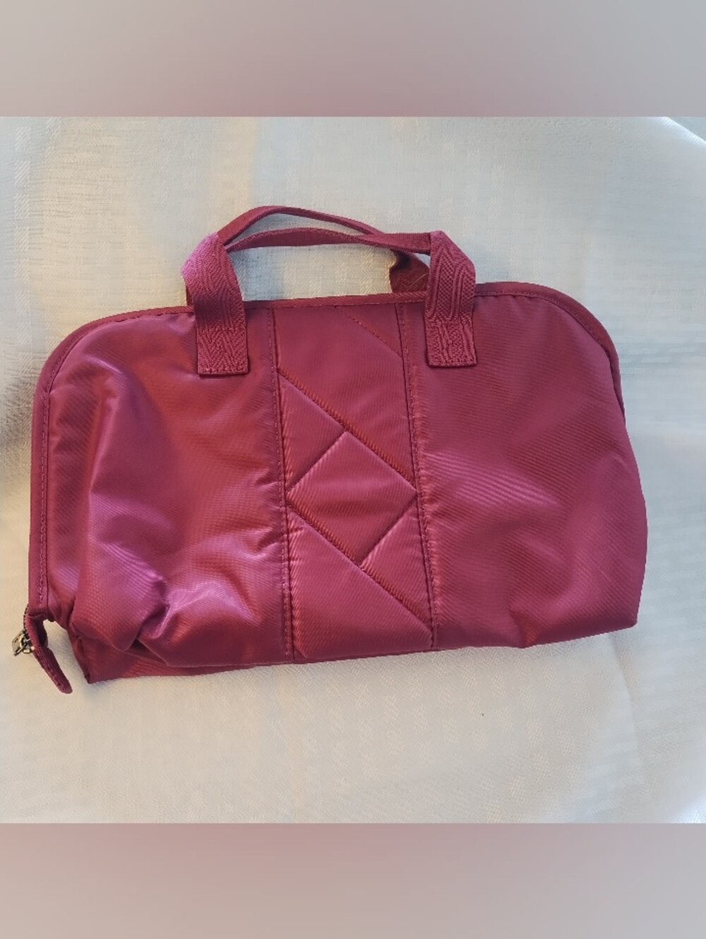 BNWT - LUG Flash SE Cosmetic Case Raspberry